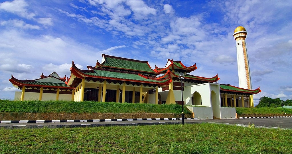 1024px Masjid Cina