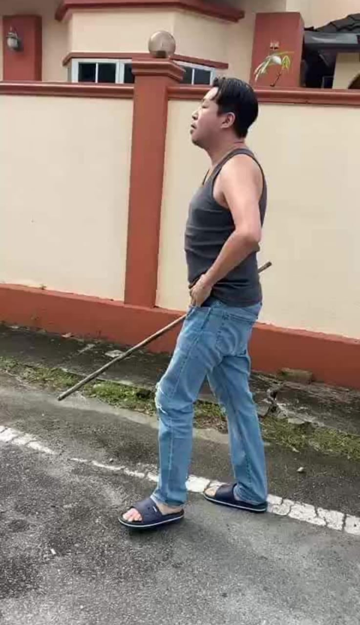 Angry Taiping Man Damages Car After Driver Hit Father & Killed Dog Who ...
