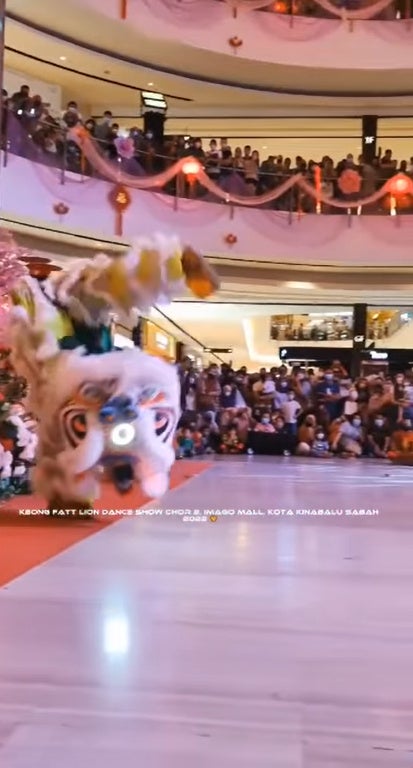 lion dance fall in kk 5