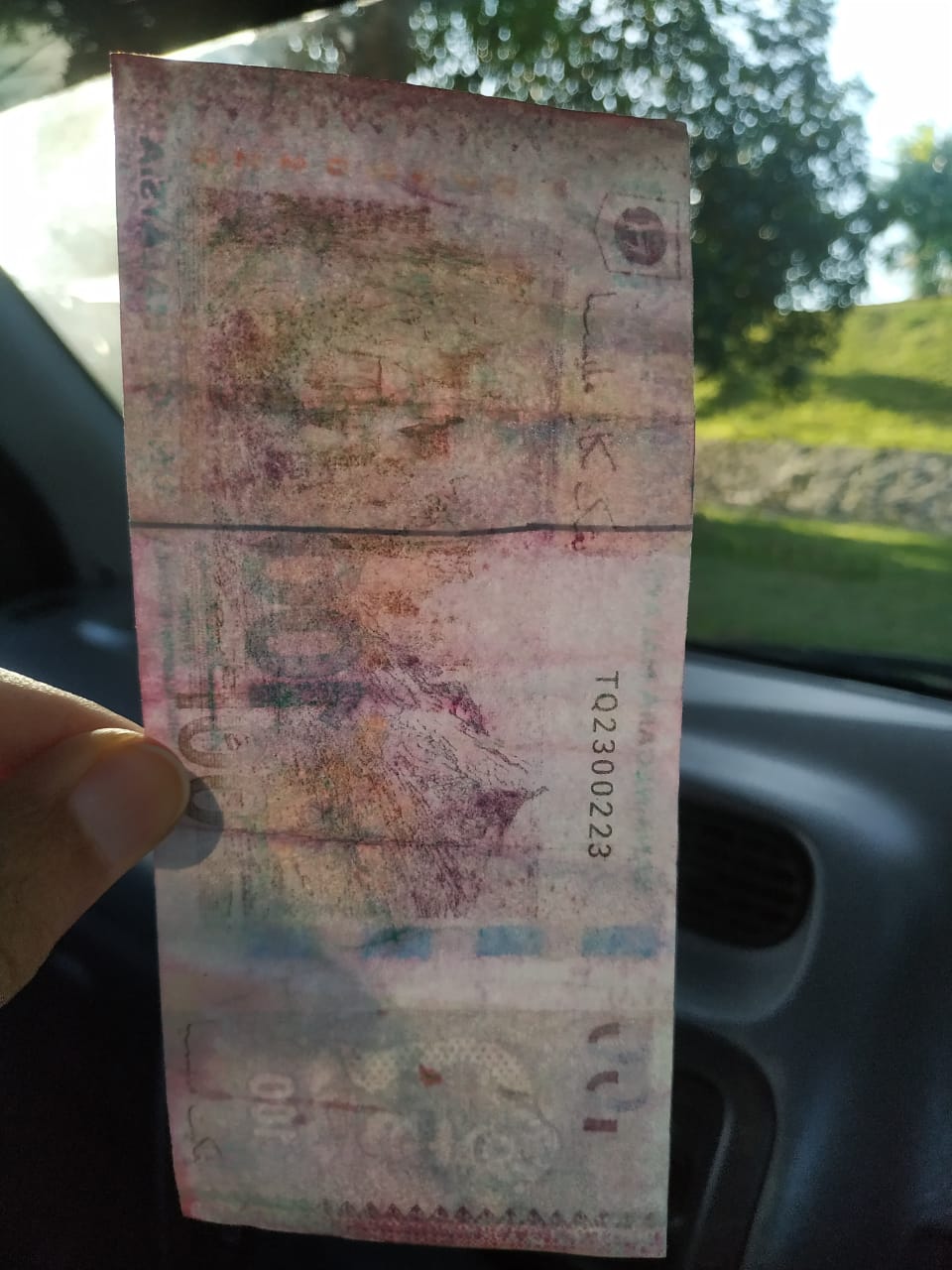 counterfeit bill colour