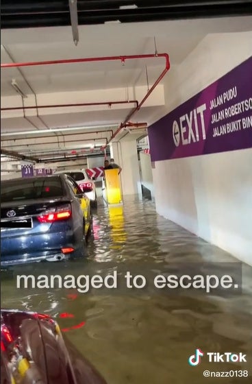 Parking Flood 2 1