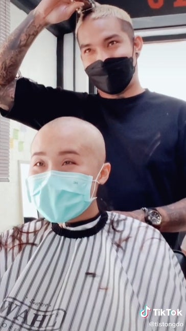 Thai Barber Shave Bald 3
