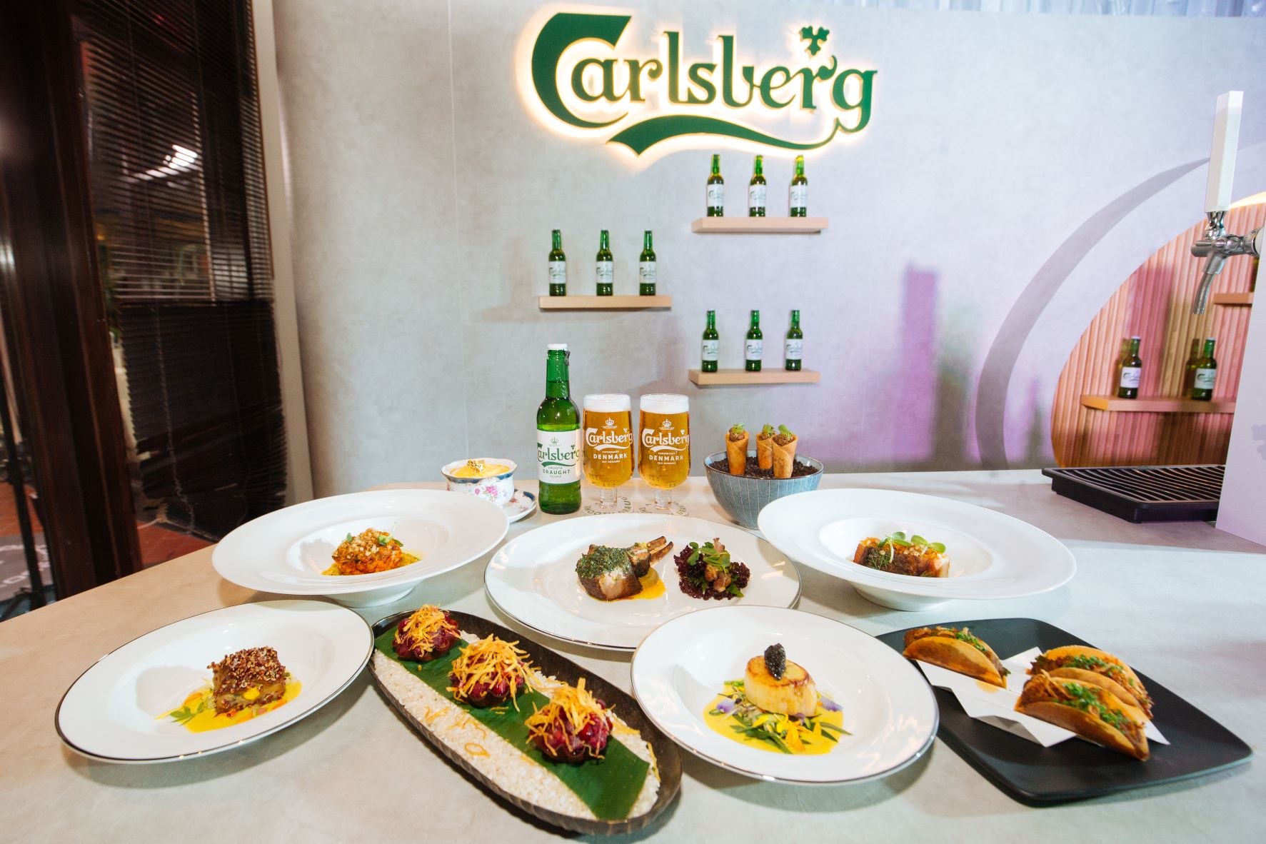 CarlsbergSpicy Smooth Draught presents a four course meal