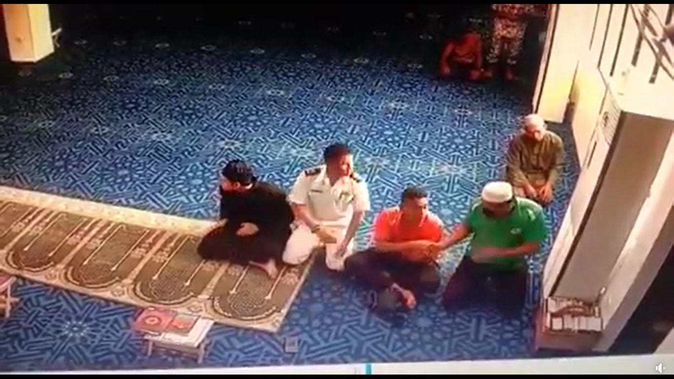 Smack Head In Mosque 3