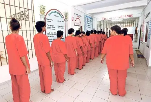 baju penjara red
