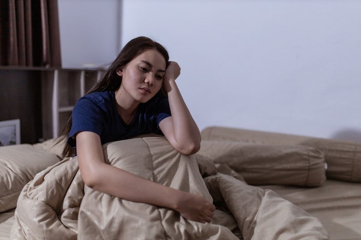 young asian woman cannot sleep insomnia late night can t sleep sleep apnea stress sleep disorder concept 141345 321