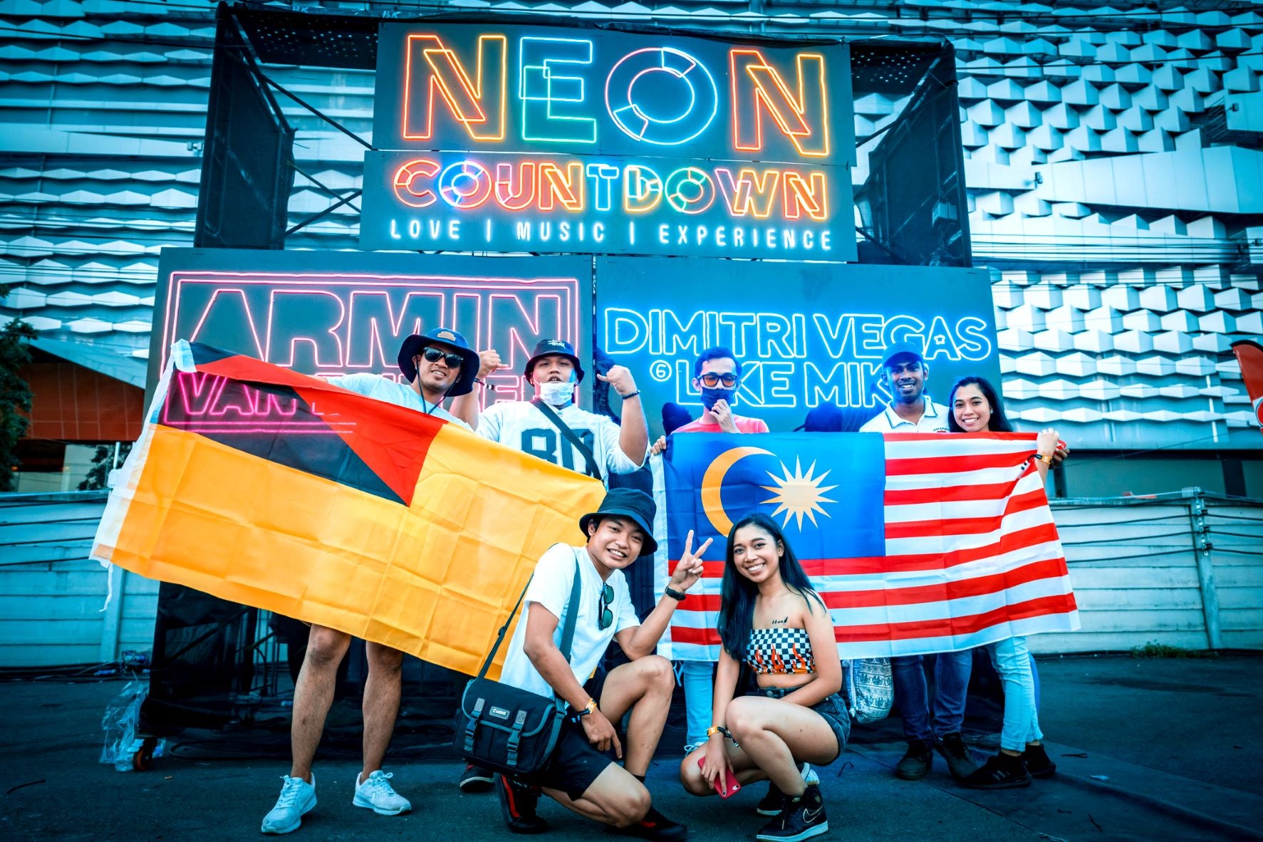 NEON2022 Flags