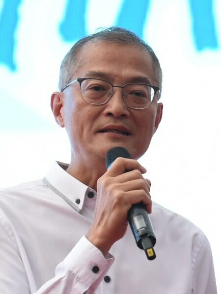 Lo Chung mau in 2019