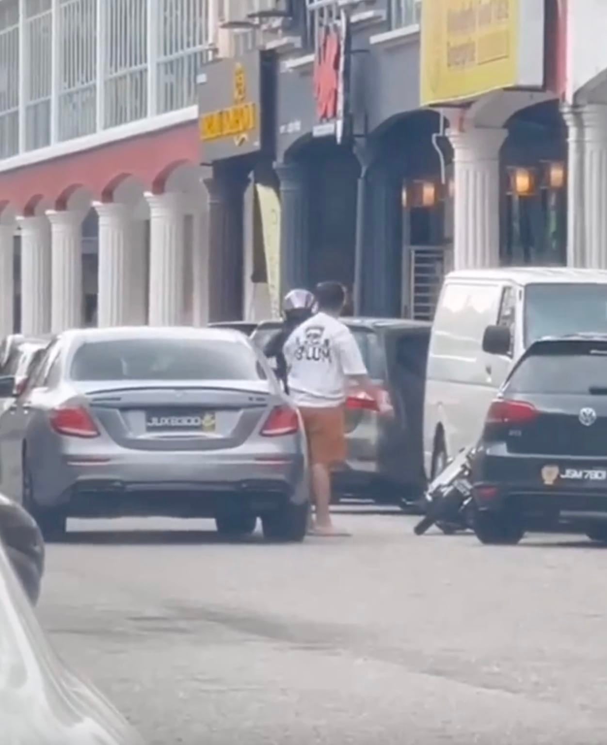 PDRM Investigates 33yo Man For Assaulting Batu Pahat Council Enforcer ...