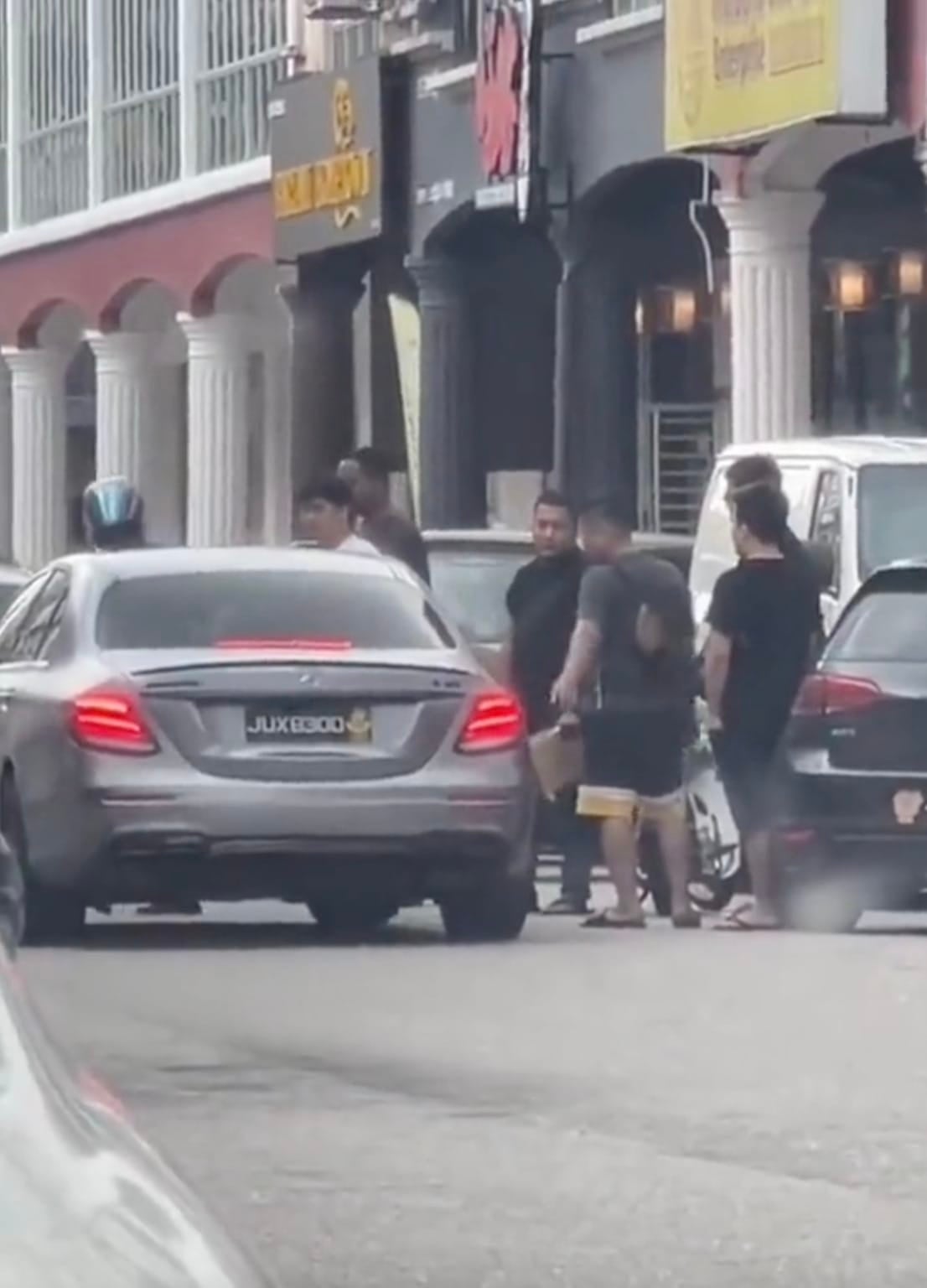 PDRM Investigates 33yo Man For Assaulting Batu Pahat Council Enforcer ...