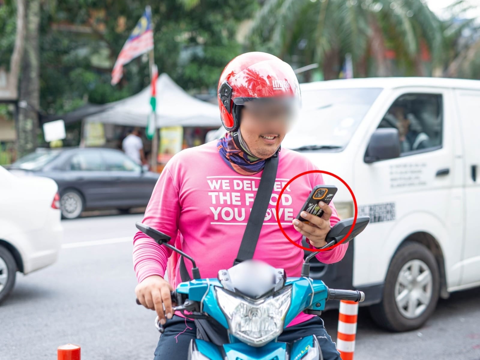 Fahmi Fadzil Shares How a Delivery Rider Can't Afford to Pay RM200 ...