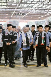 YDPA Agong escorted to witness the aid items preparation
