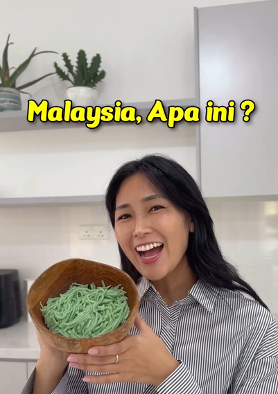 “Malasia, apa ini”: un influencer japonés confunde el cendol con fideos y cocina “ramen malasio”