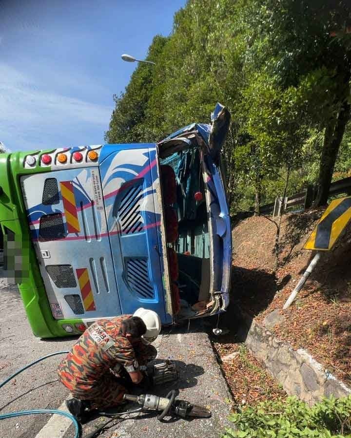 Bus Overturn On Genting 2