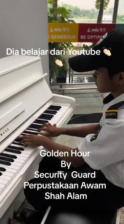 Security Guard Piano Shah Alam Library 1