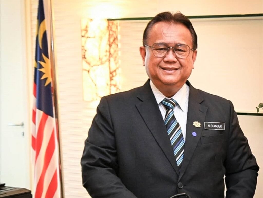 Datuk Seri Alexander Nanta Linggi