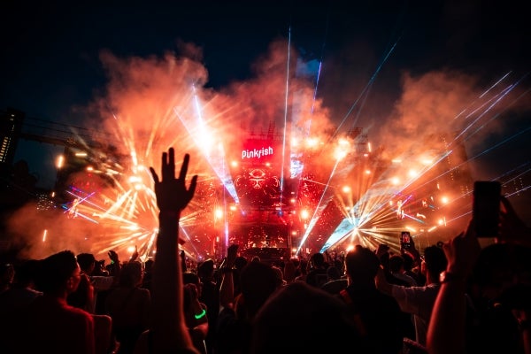 Pinkfishcountdown2024 Stage Panaroma