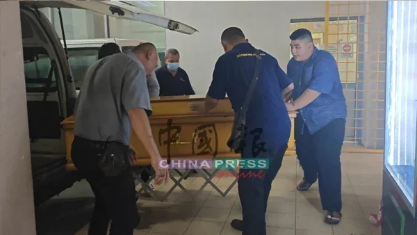 250521CMKfb53f CR250520LYCB05 Funeral Couple Suicide