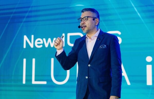 PMIIlumaI Mazlan Jala Director of Commercial Operations of Philip Morris Malaysia