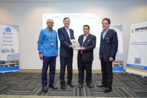 from left Mohd Fuad Ahmad Dato Jeffrey Ng TPr Md Nazri Datuk N K Tong