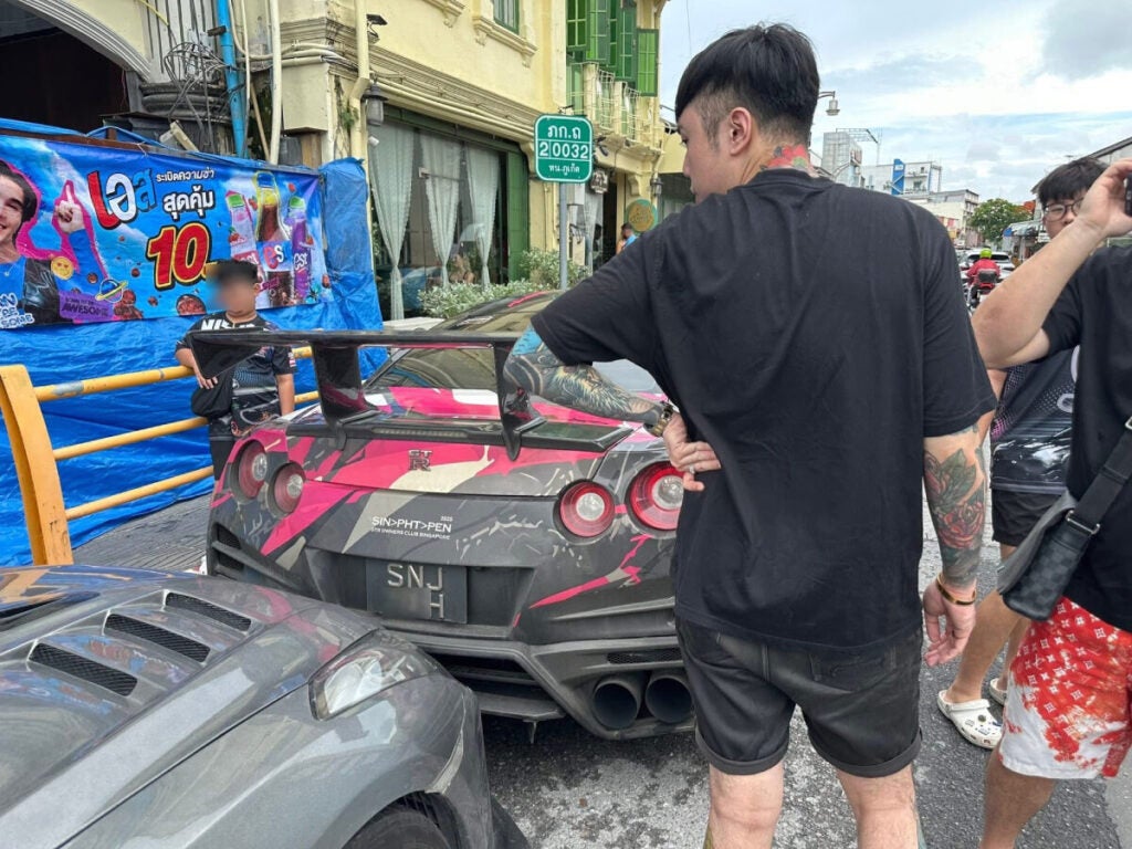 singapore cars illegal park thailand 001