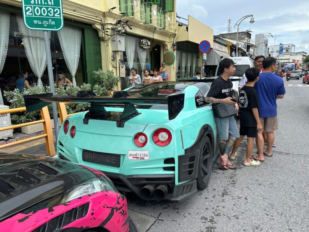 singapore cars illegal park thailand 002