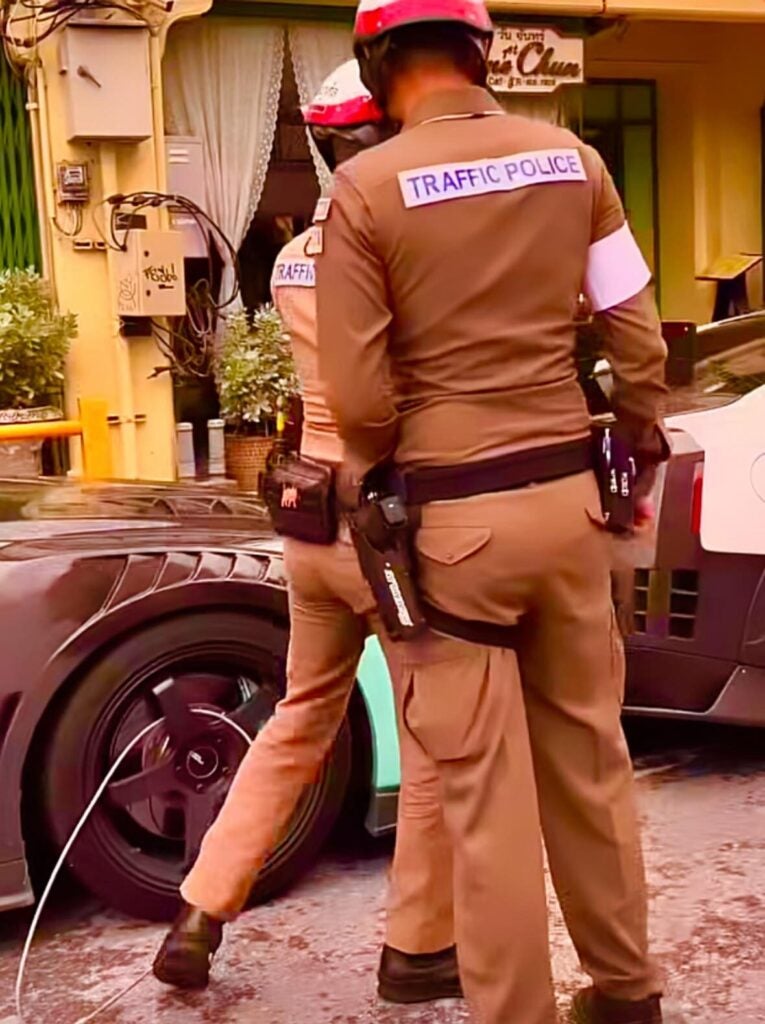 singapore cars illegal park thailand 04