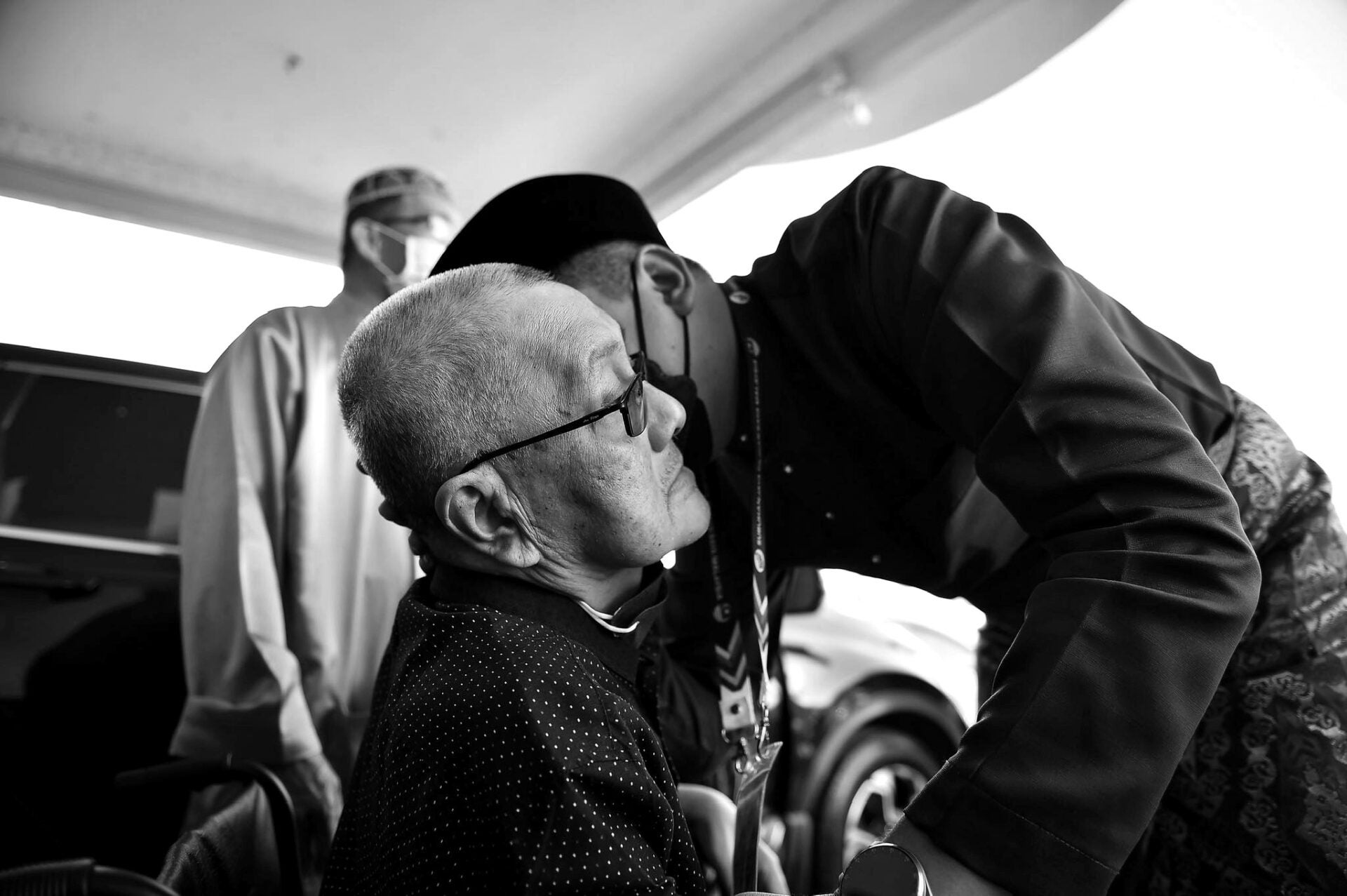 Dr Akmal Saleh's Father Passes Away This Morning, Surrounded by Family ...
