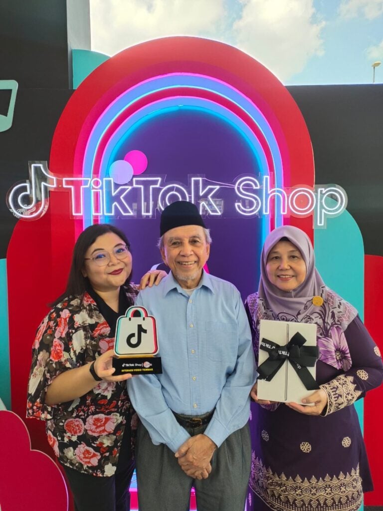 JomLokal Seller Frisha Classic Desserts and Bakery