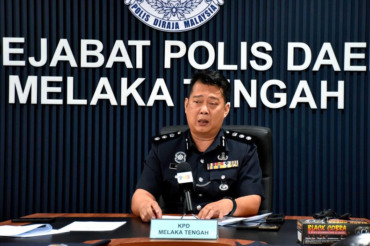 police paya ikan