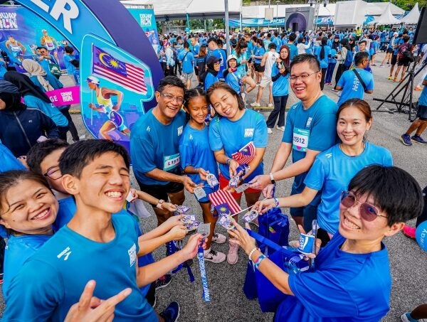CowayMatch 4 Partipants Posing with Medal