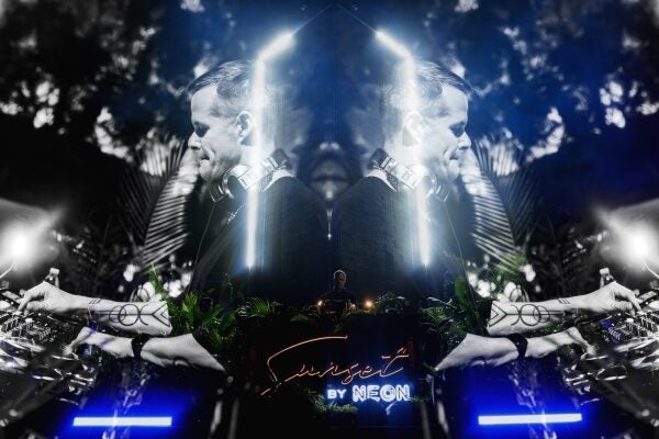 SunsetNEON2025 EZW09642