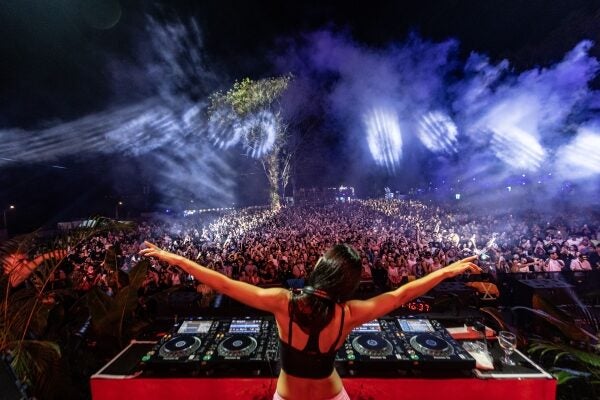 SunsetNEON2025 RVR16 CP 21 17 17