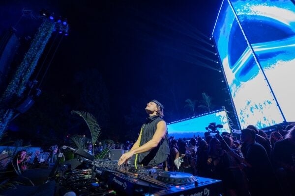 SunsetNEON2025 RVR 16 DDP 68