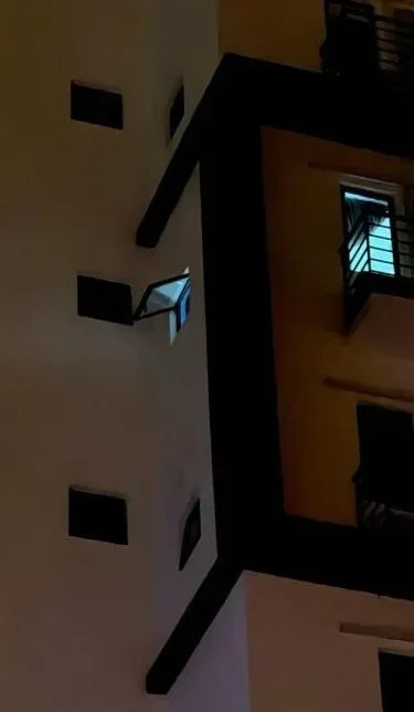 20251016pfb52a Fall Down