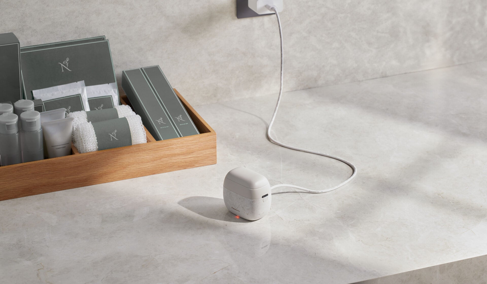 PanasonicChristmas ES PV6A B W Lifestyle 06