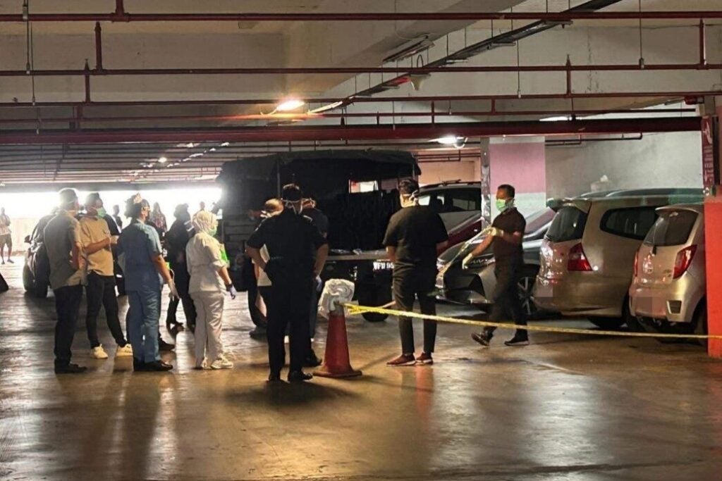 Dead Body Found Inside MPV Parked at Kuching Mall, Believed to Be Local ...