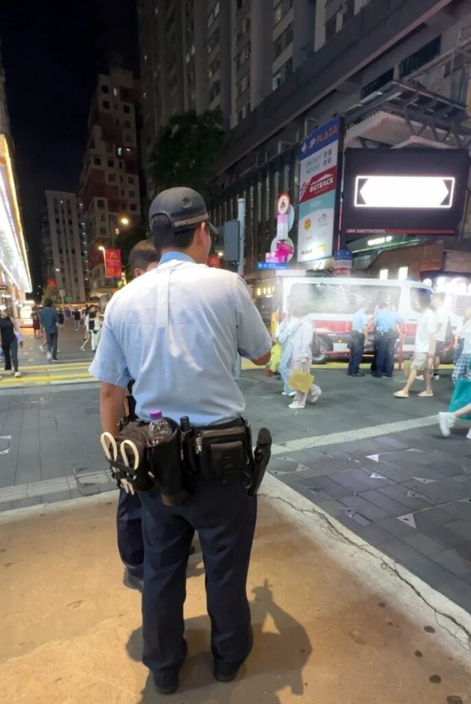 铜锣湾百得新街被人抱着拖行十几米 3 Alice在香港 来自小红书网页版