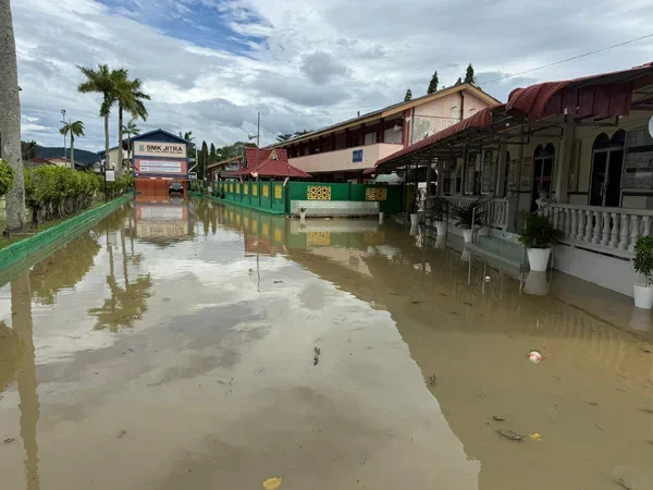 251126CMKfb60b pg251125fd01 Kedah Banjir SPM