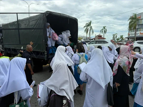 251126CMKfb60f pg251125fd04 Kedah Banjir SPM