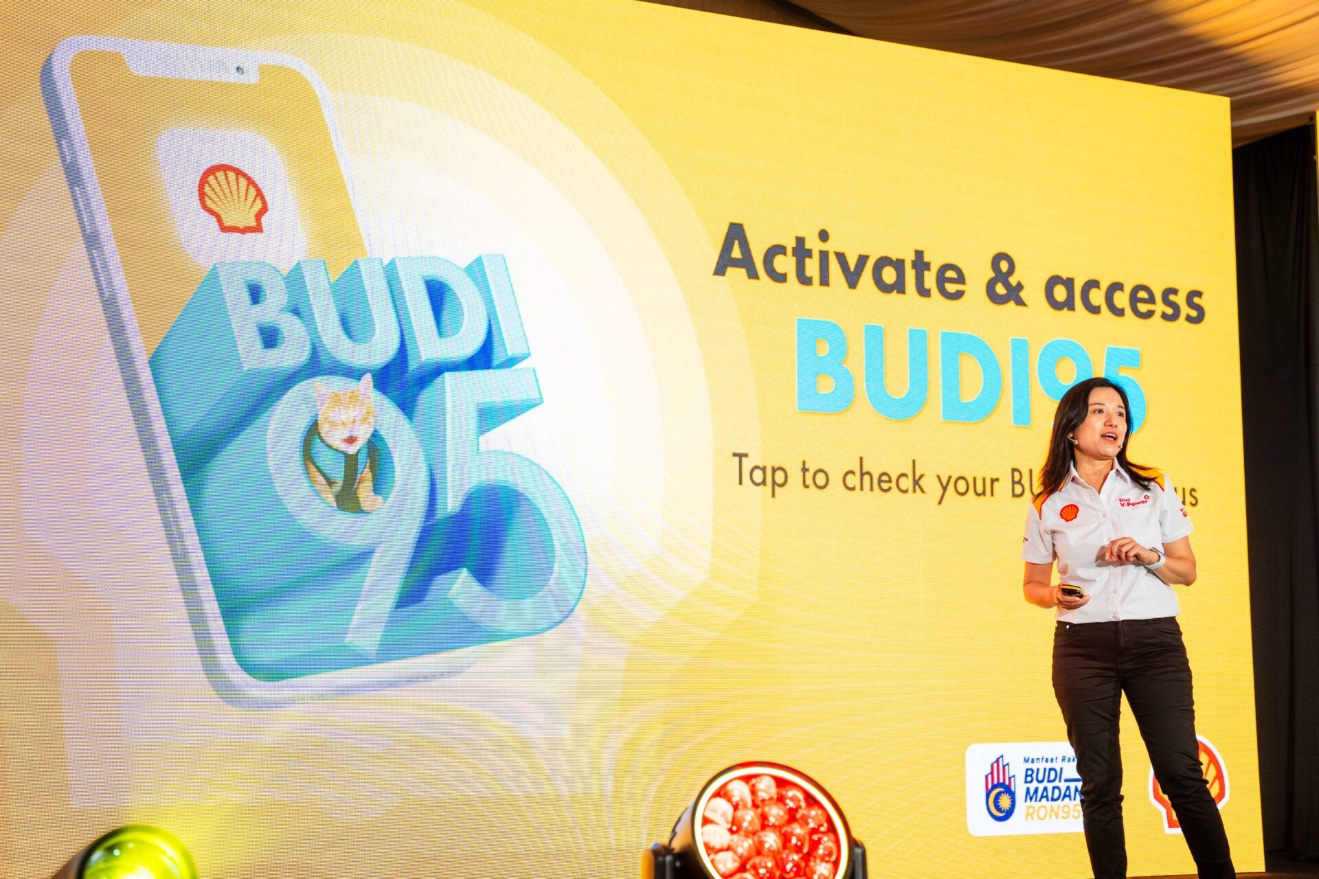 Seow Lee Ming General Manager Shell Mobility Convenience Malaysia presenting her keynote address at the launch event of the enhanced Shell App with BUDI95 integration