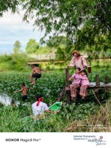 Under the Kelantan sun laughter echoes by the riverside. 💚The HONOR Magic8 Pro freezes that f