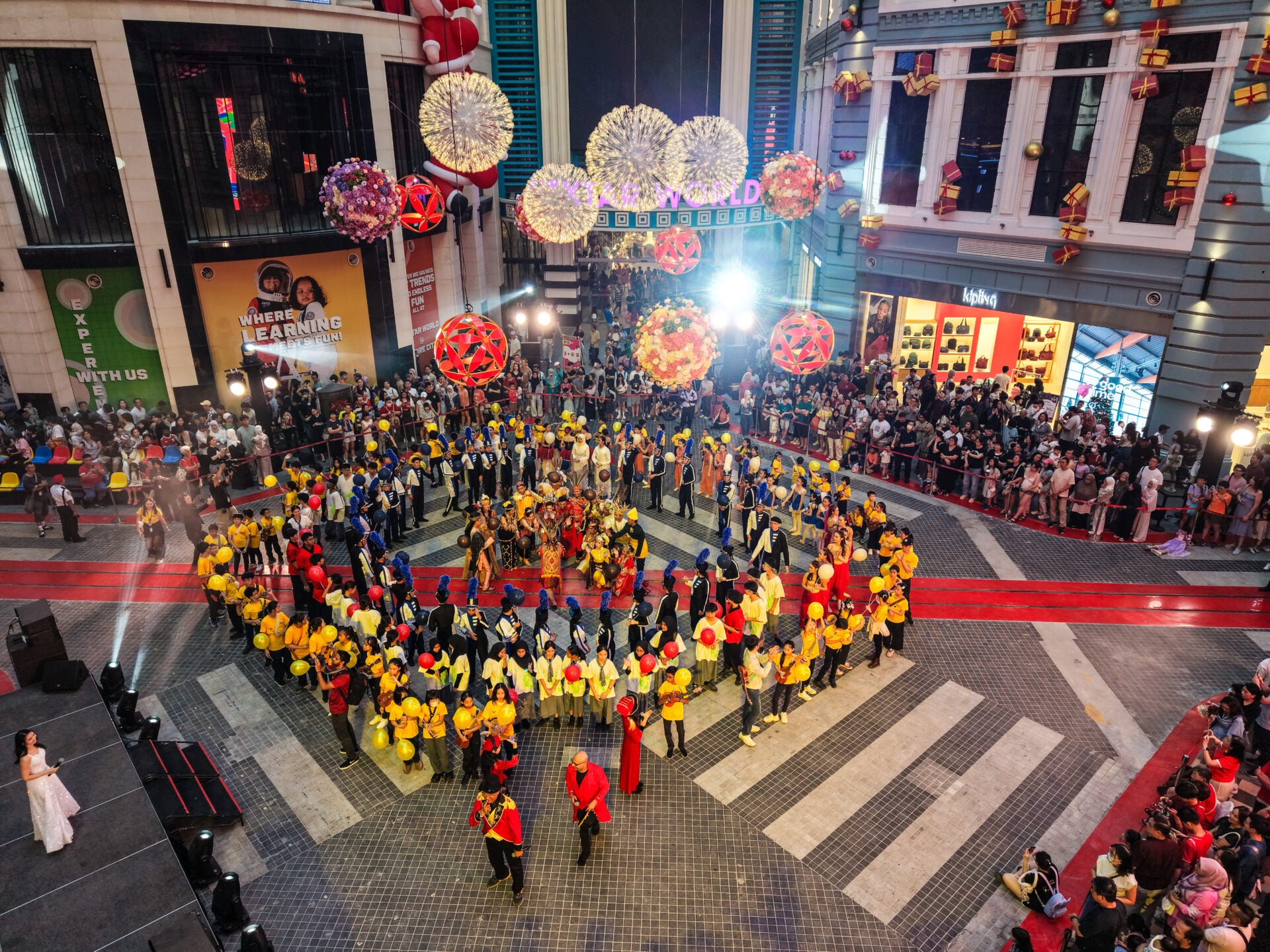 Hextar Worlds High Street Parade bringing joy and excitement to visitors