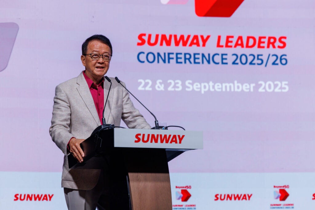 Tan Sri Dato Seri Sir Dr. Jeffrey Cheah KBE AO 3