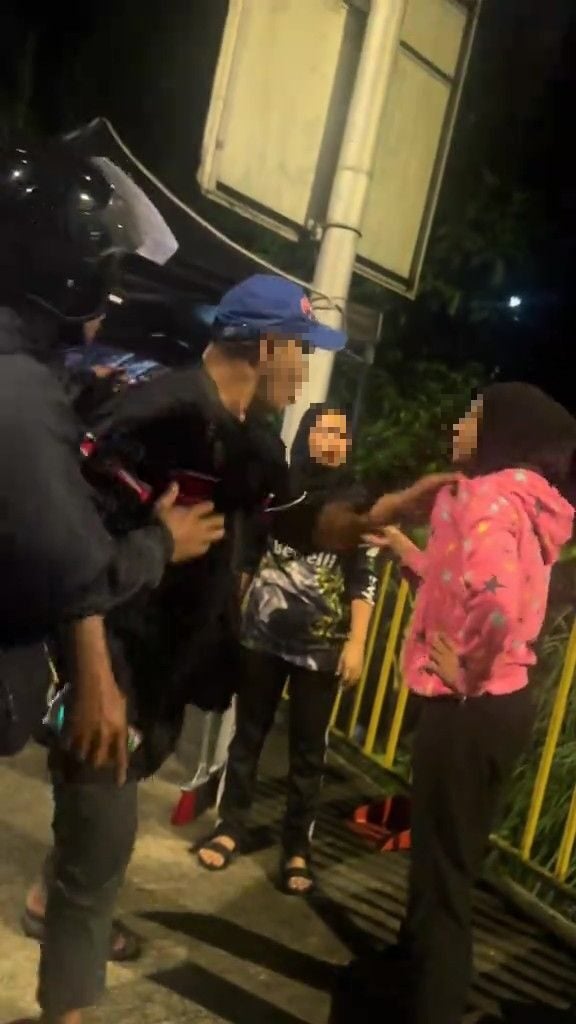 kisahdunia.com 1764559047976538