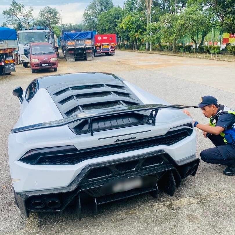 lambo 3