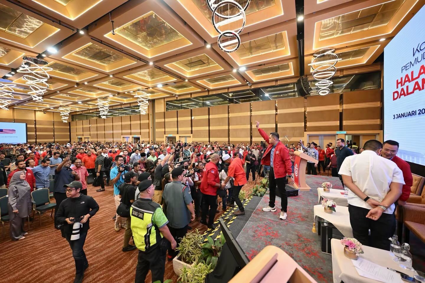 612268056 10163966177267904 8074656818765862388 n