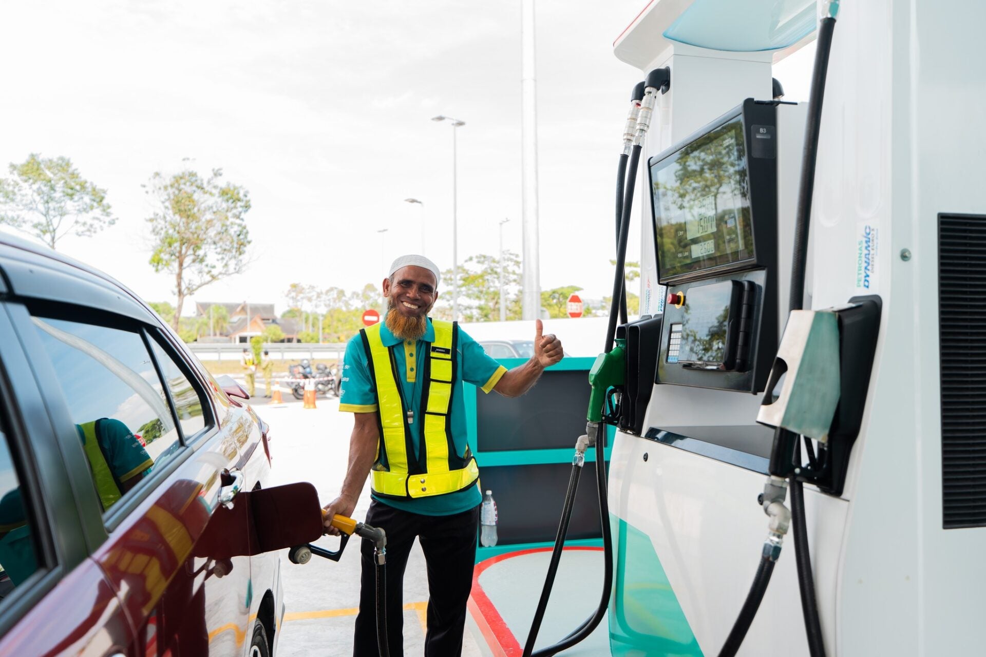 Petronasisi Attendant