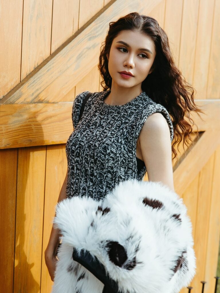 542738439 18535593667028792 7777060898259520337 N