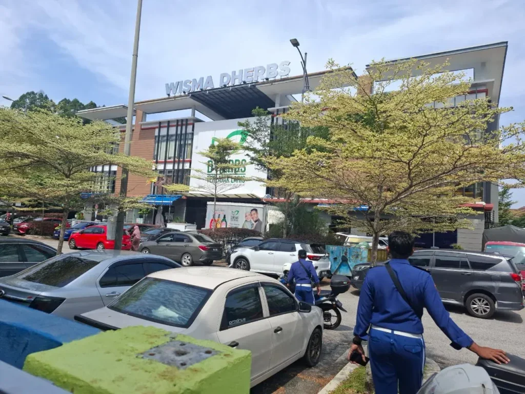 643593151 17943304989135000 5253099314261127201 N